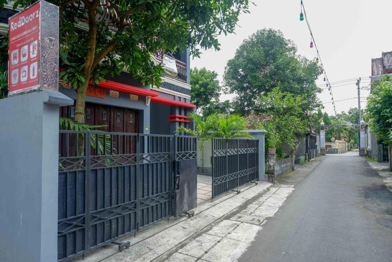 Reddoorz Syariah Near Monumen Jogja Kembali Hotel Kejayan ภายนอก รูปภาพ
